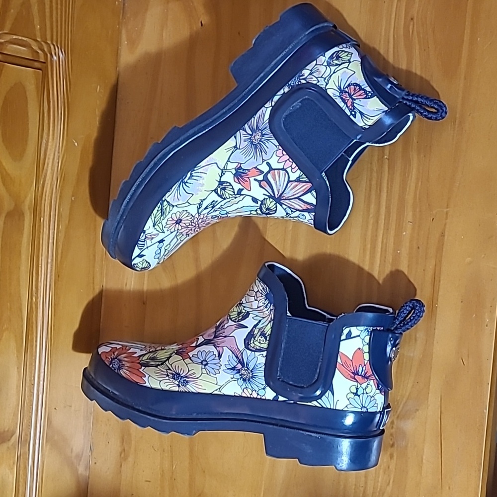 SakRoots Waterproof Floral Rain Booties 💐🌻🌷🌼🌹🌸 - Picture 4 of 10